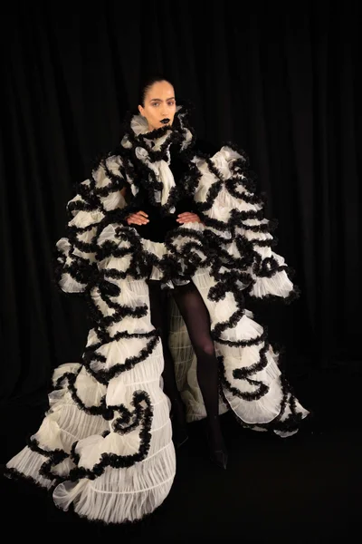 Look 27